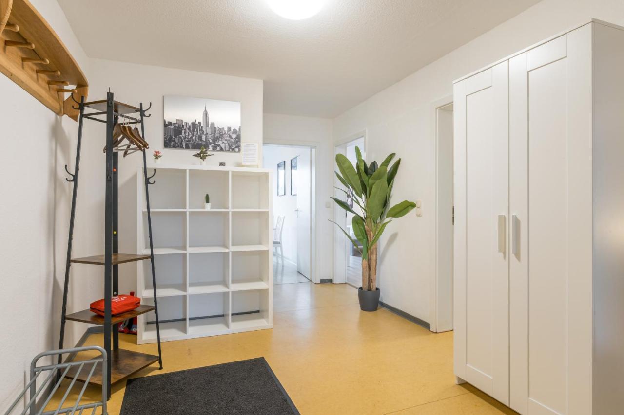 Einfach Aber Sehr Komfortabel - Wohnung Fuer 6 Personen - 2Xwc - Grupen, Messe, Monteure, Studenten - Voll Ausgestattet - 6 Betten 140X200Cm Hochwertig, 3 Smart-Tv 55 Zoll Netflix, 1000 Mbit Wlan, Voll Ausgestattete Kueche Duisburg Buitenkant foto